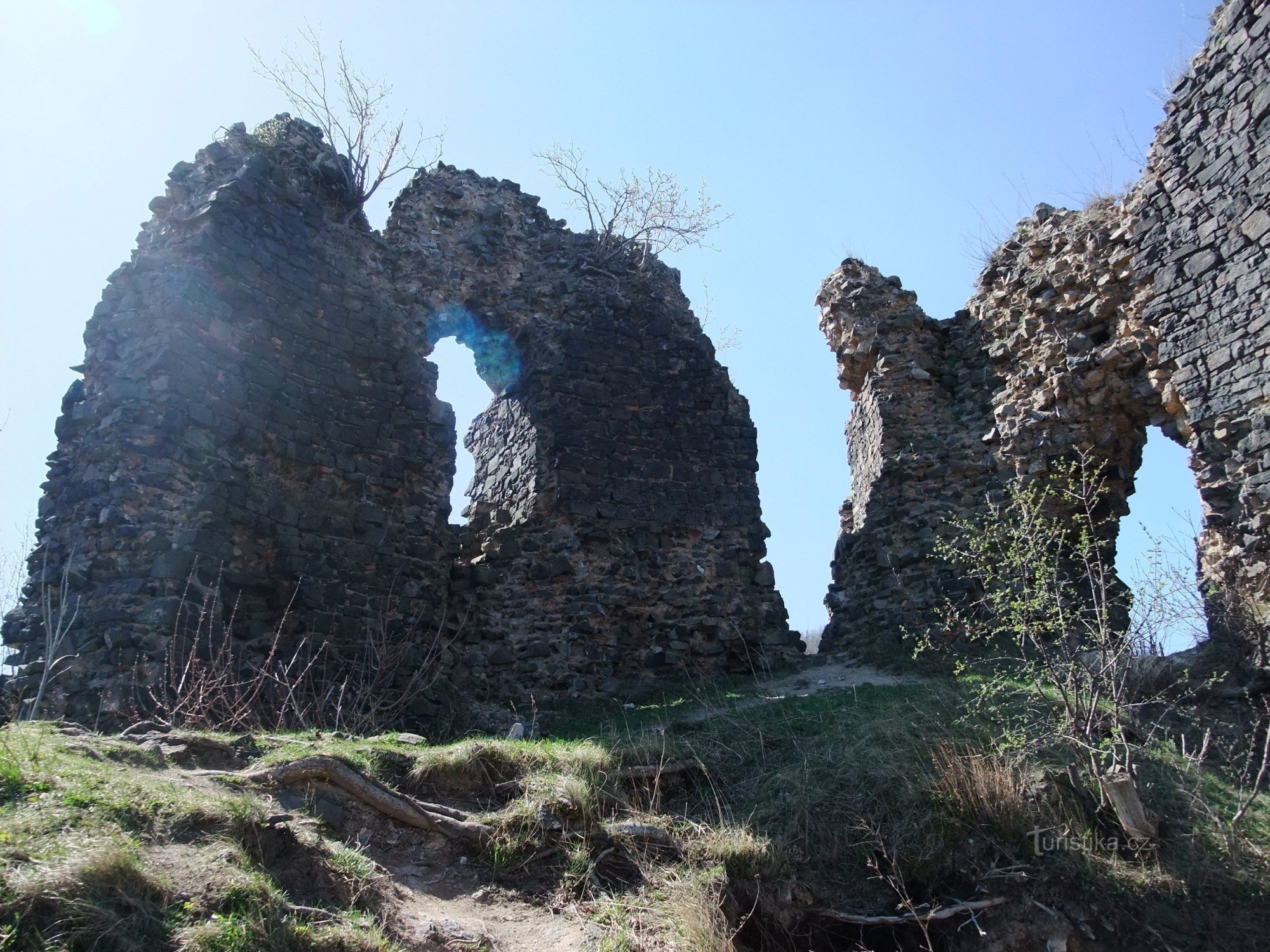 The ruins of Egerberk Castle