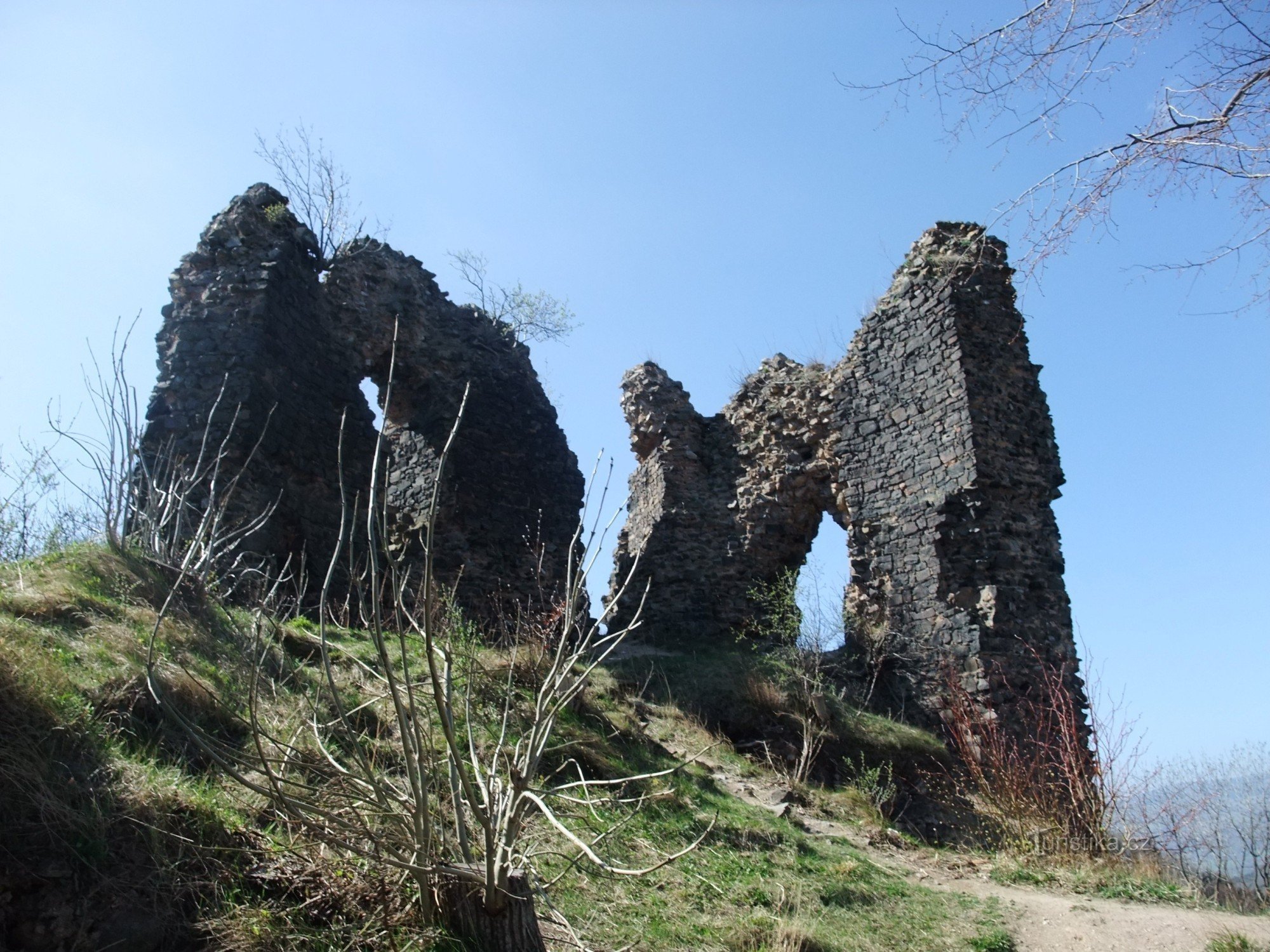 The ruins of Egerberk Castle