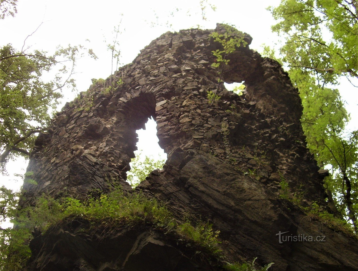 The ruins of Hamrštejn Castle