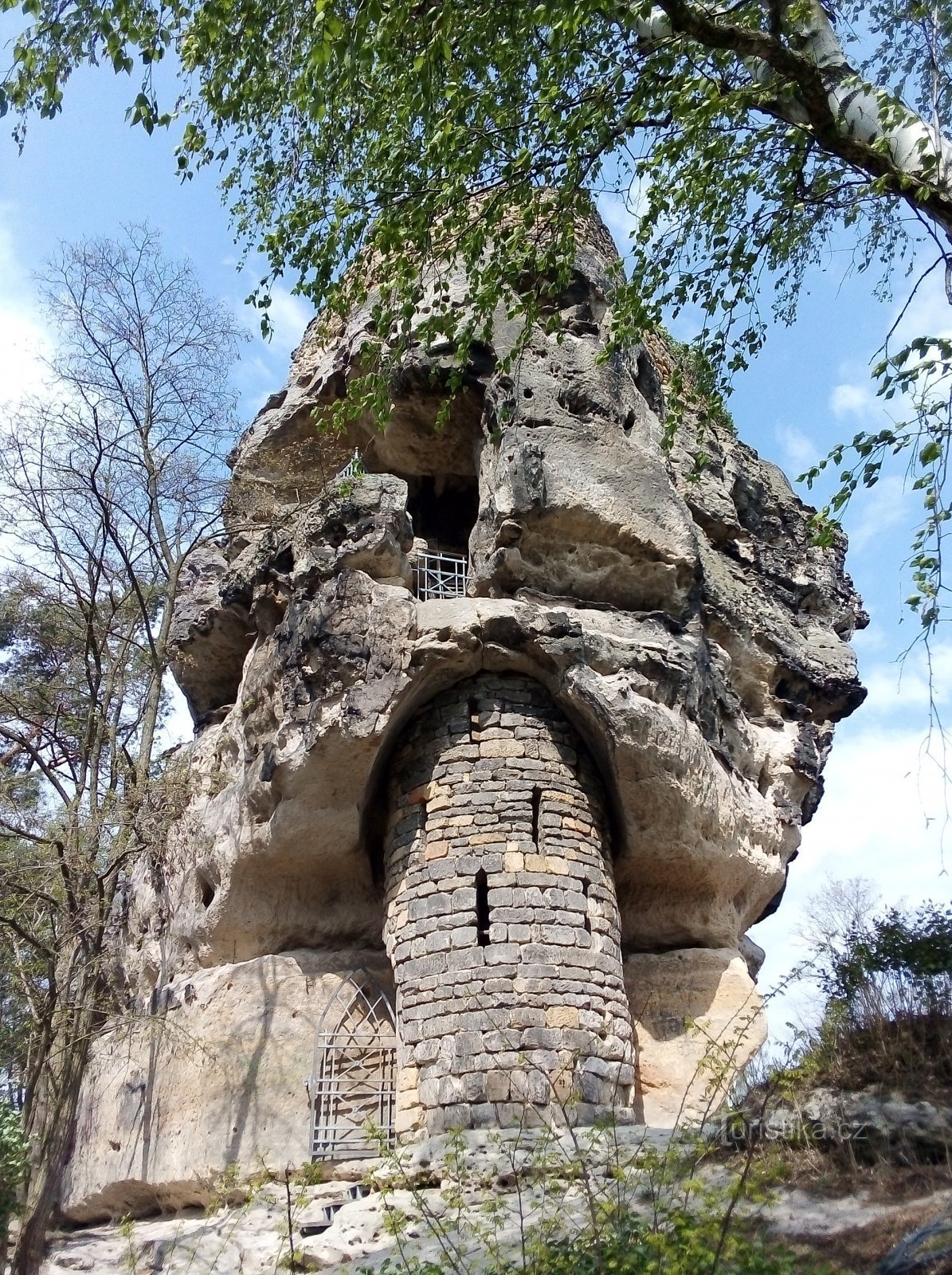 as ruínas do castelo Jetřebí perto de Česká Lípa