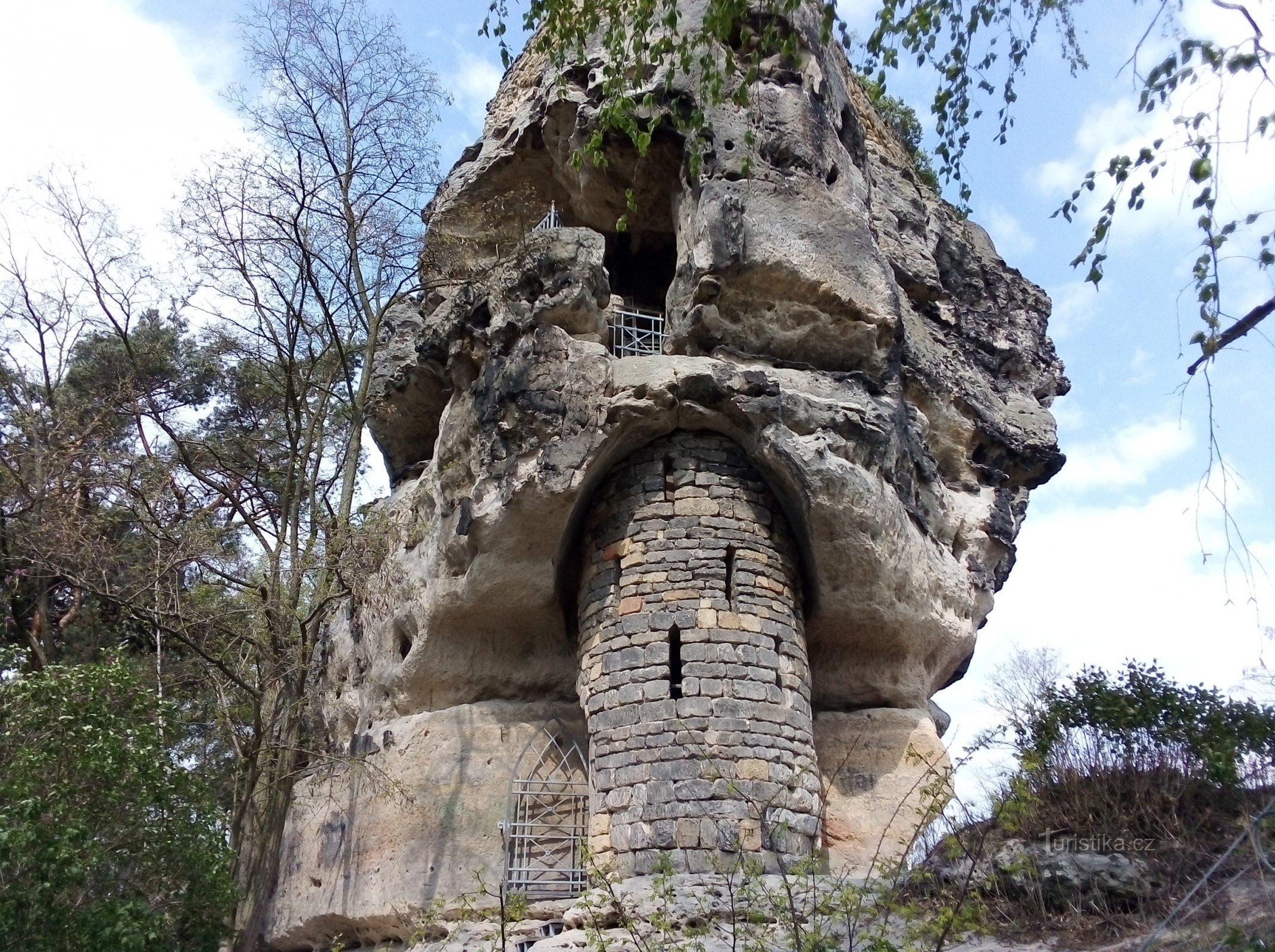 le rovine del castello di Jetřebí vicino a Česká Lípa