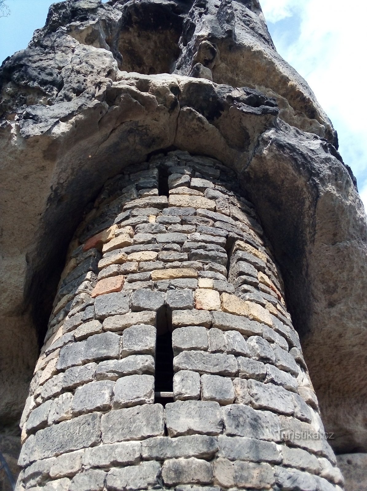 las ruinas del castillo Jetřebí cerca de Česká Lípa