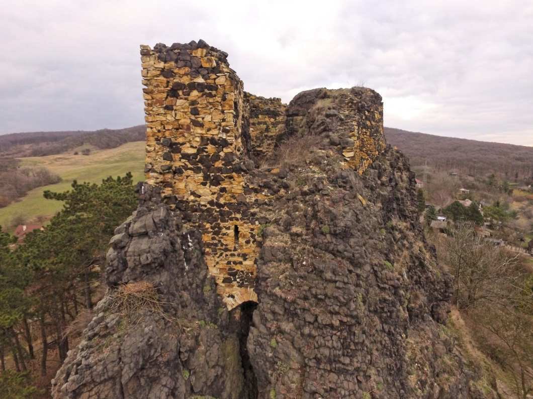 Die Ruinen der Burg Kamýk