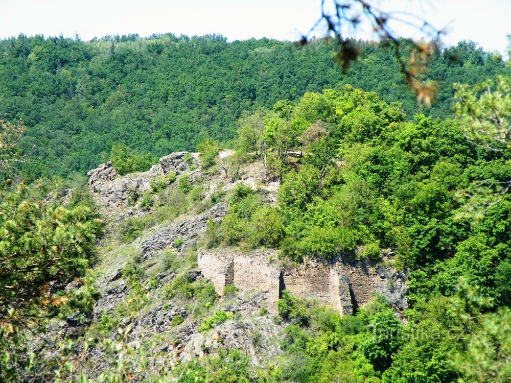 Ruínas do Castelo de Levnov