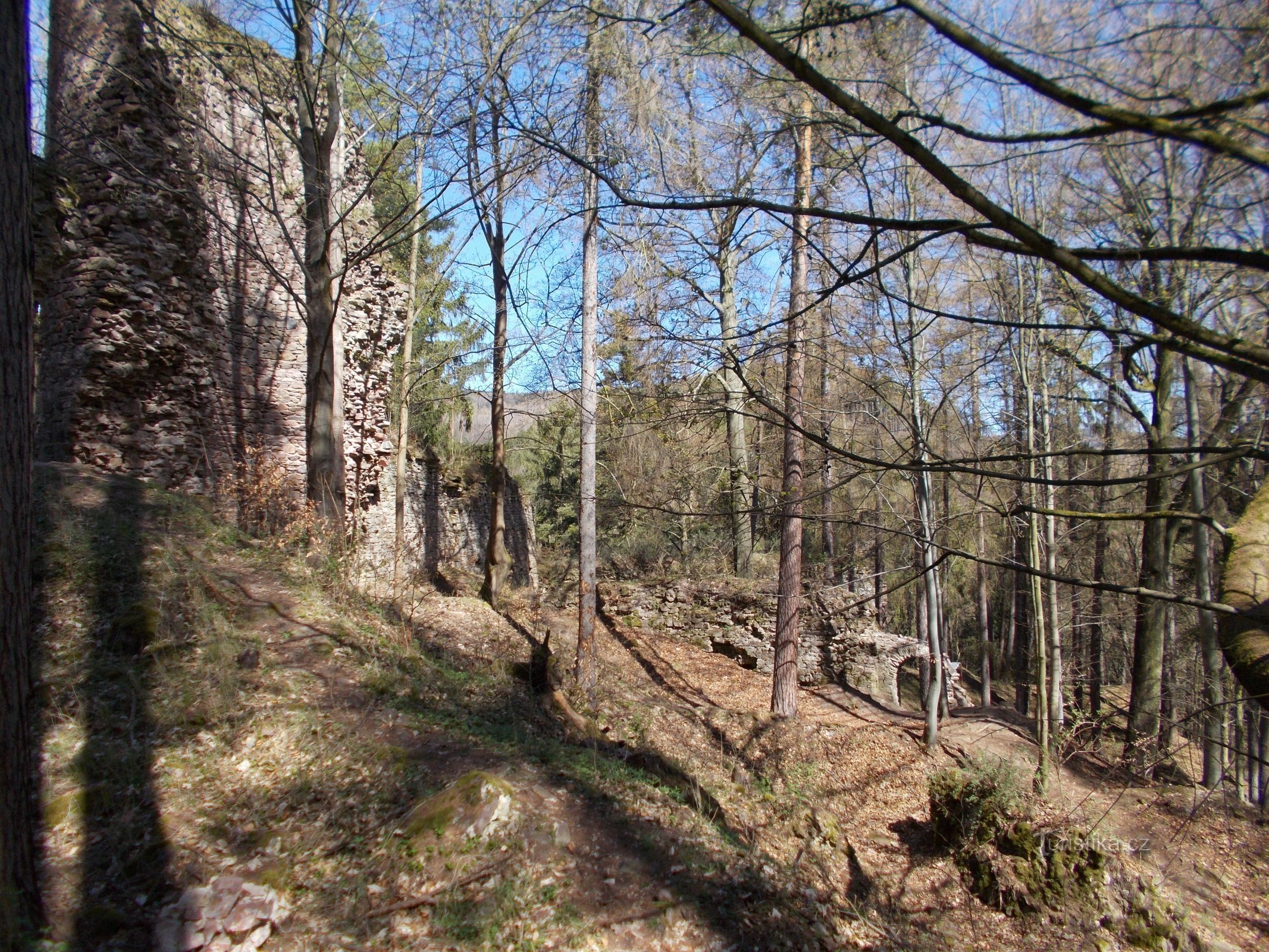 Le rovine del castello di Perštejn