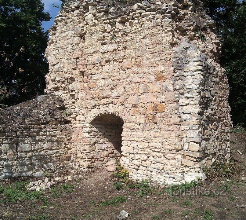 Rovine del castello di Pravda