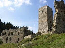 Die Ruine der Burg Rokštejn