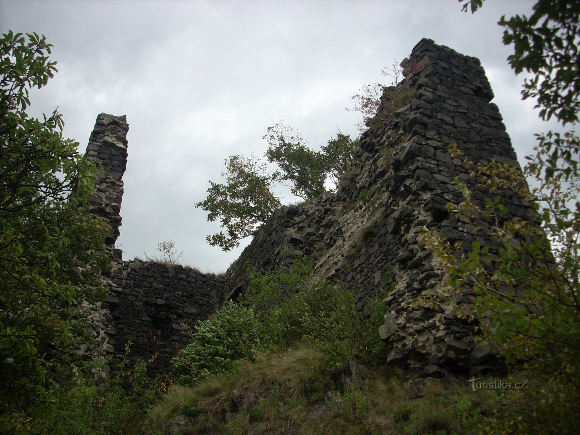Zřícenina hradu Ronov