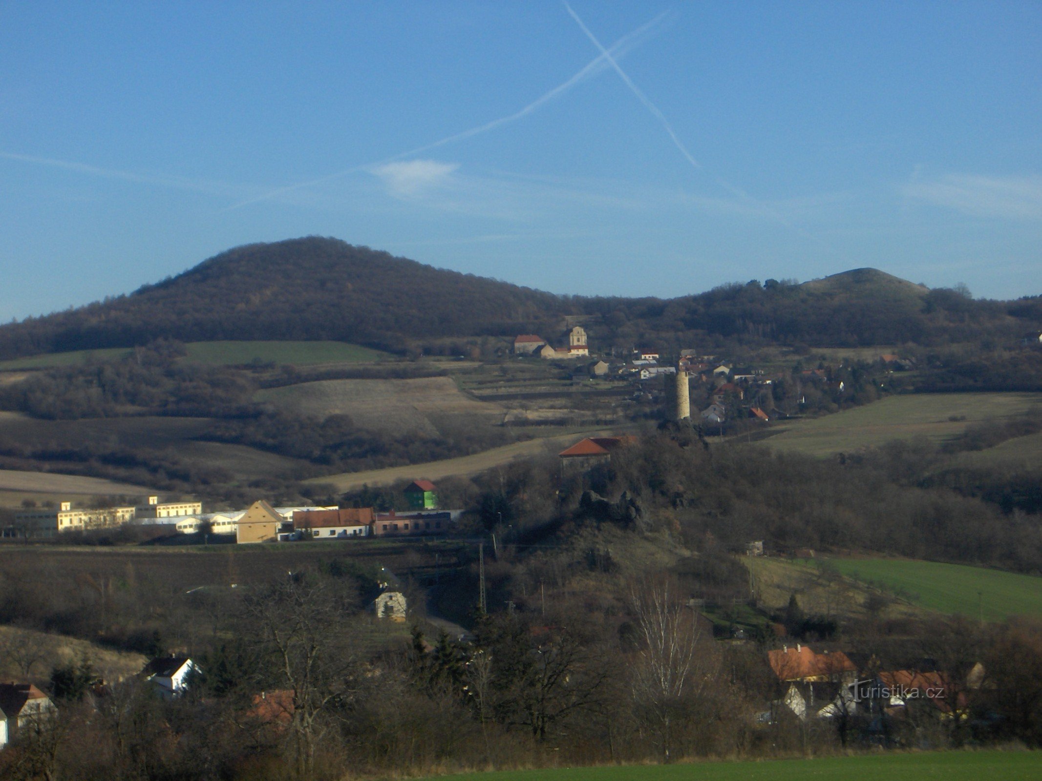 les ruines du château Skalka, Sutomský et Holý vrch