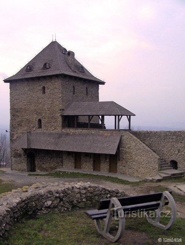 Tàn tích của lâu đài Starý Jičín