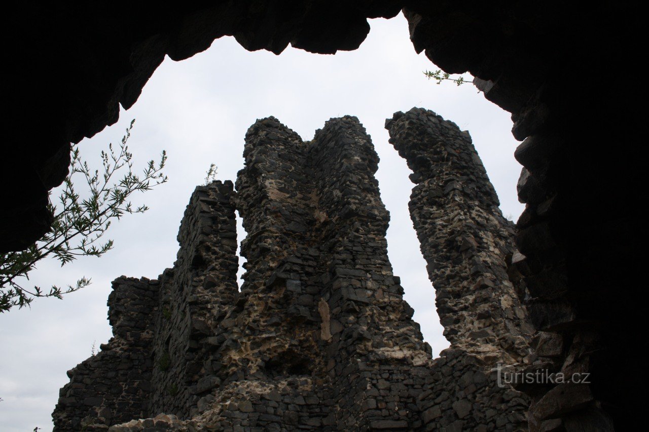 Rovine del castello di Šumburk - Šumná (Schönburg)