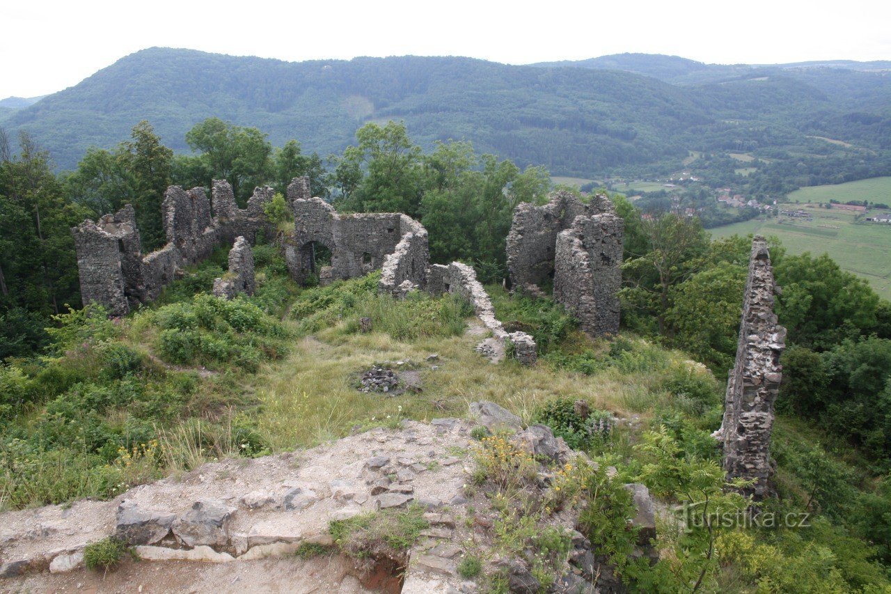 Ruinele Castelului Šumburk - Šumná (Schönburg)