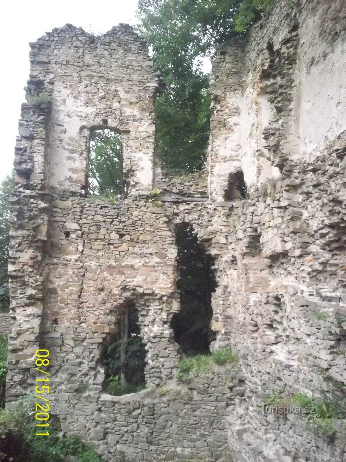 de ruïnes van het kasteel van Vikštejn