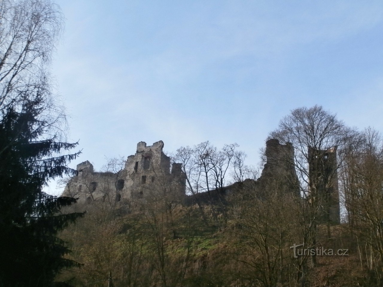 die Burgruine Zvířetice