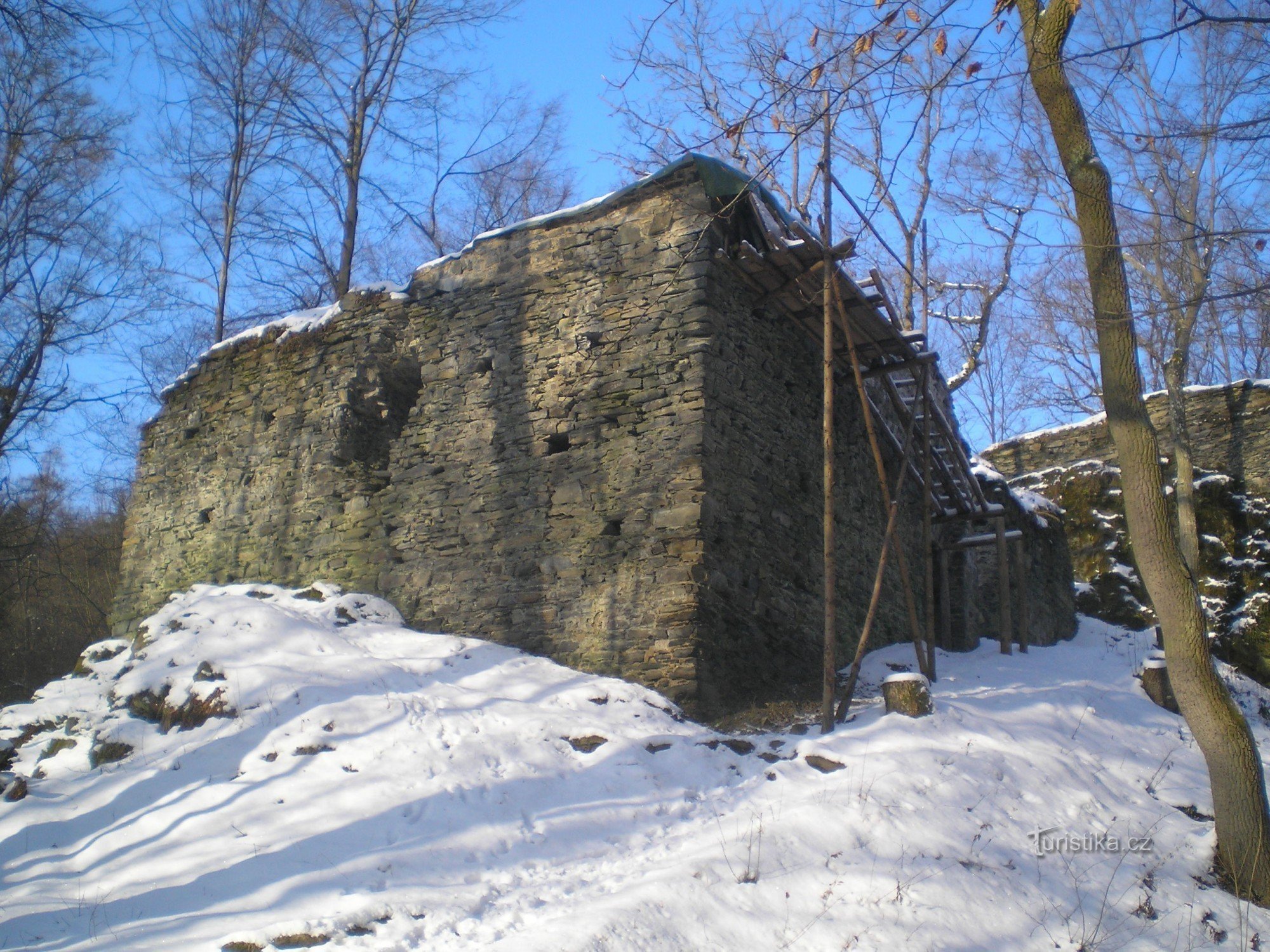 The ruins of Jenčov