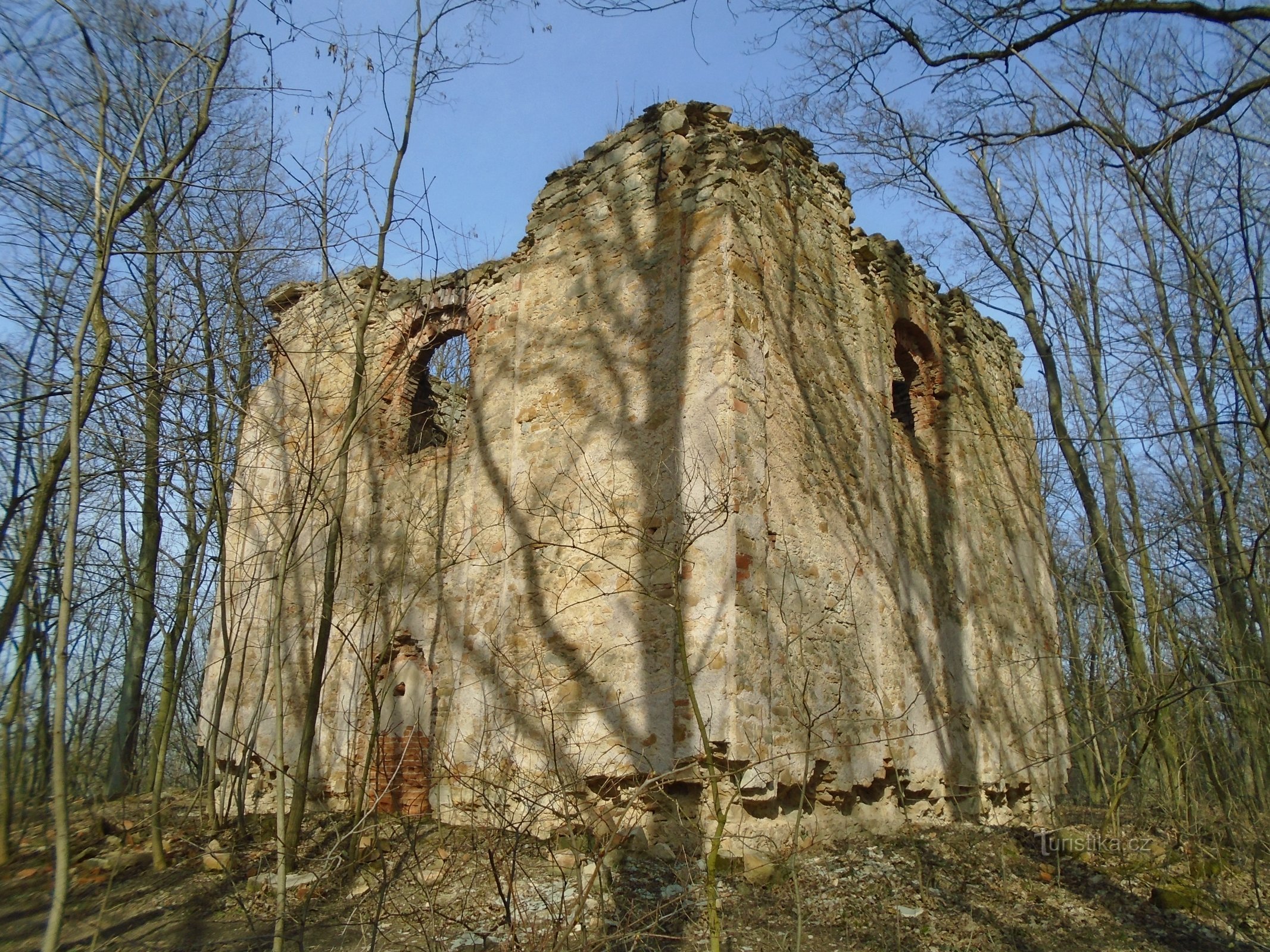 Τα ερείπια του παρεκκλησίου του Αγ. Vavřinec (Cerekvice nad Bystřicí)