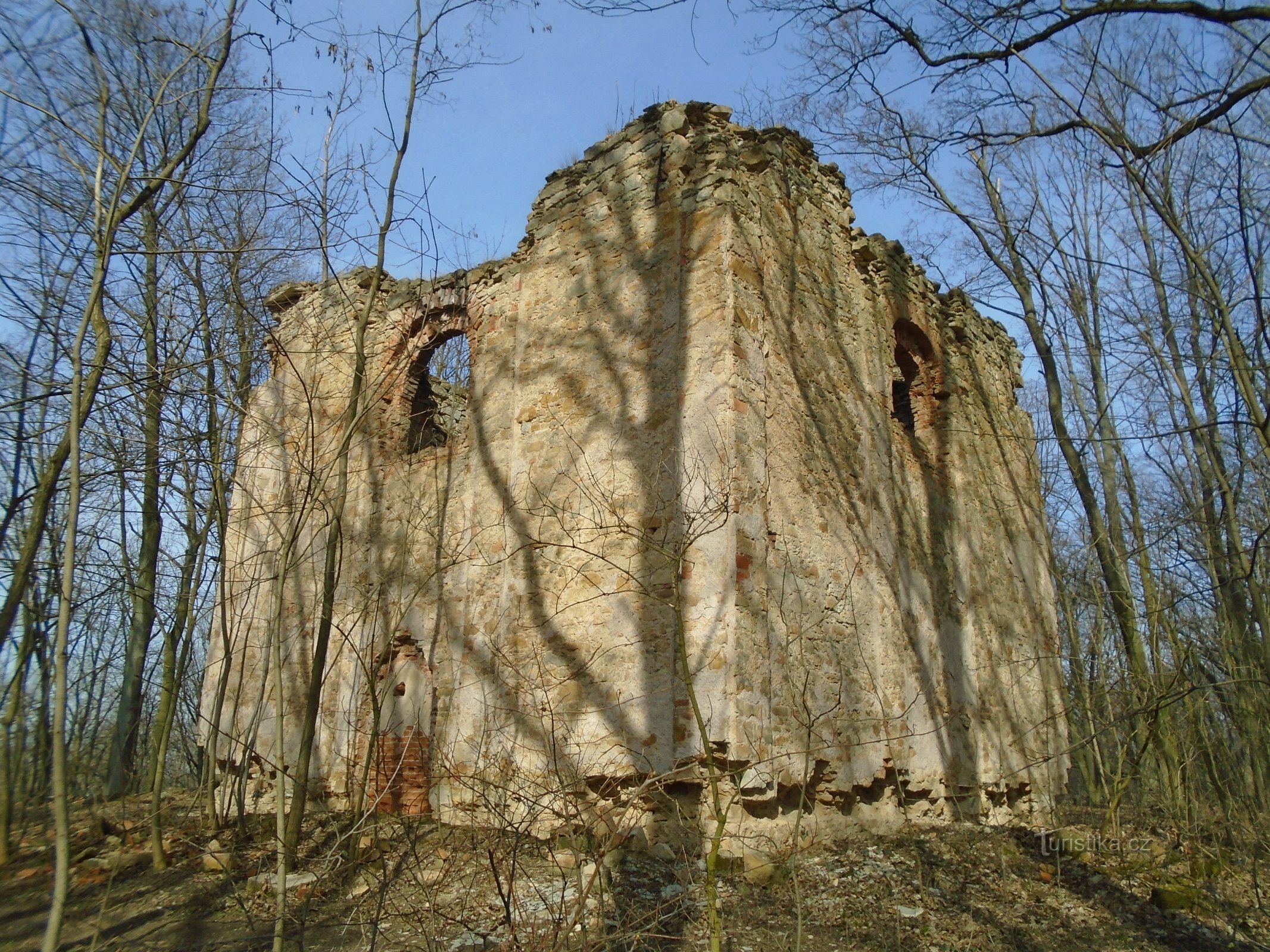 De ruïnes van de kapel van St. Vavřinec (Cerekvice nad Bystřicí)