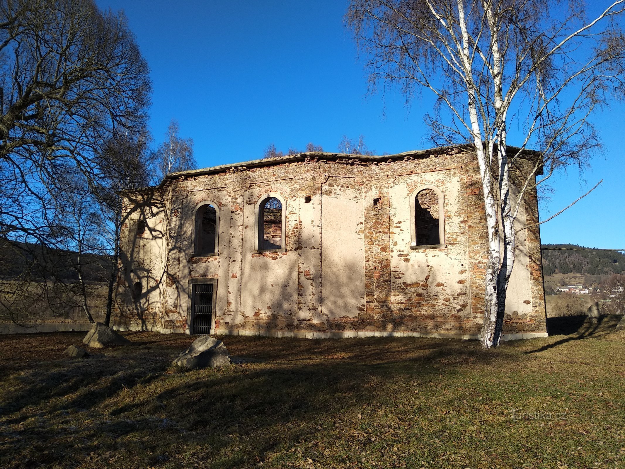 die Ruine der Kirche St. Flammen