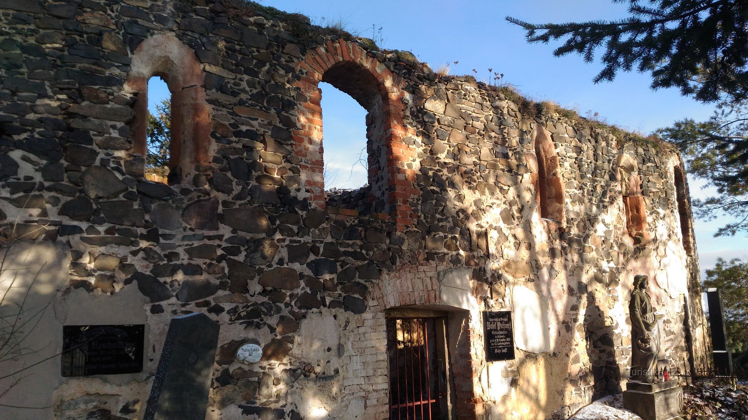 Die Ruine der Kirche St. Stefan.