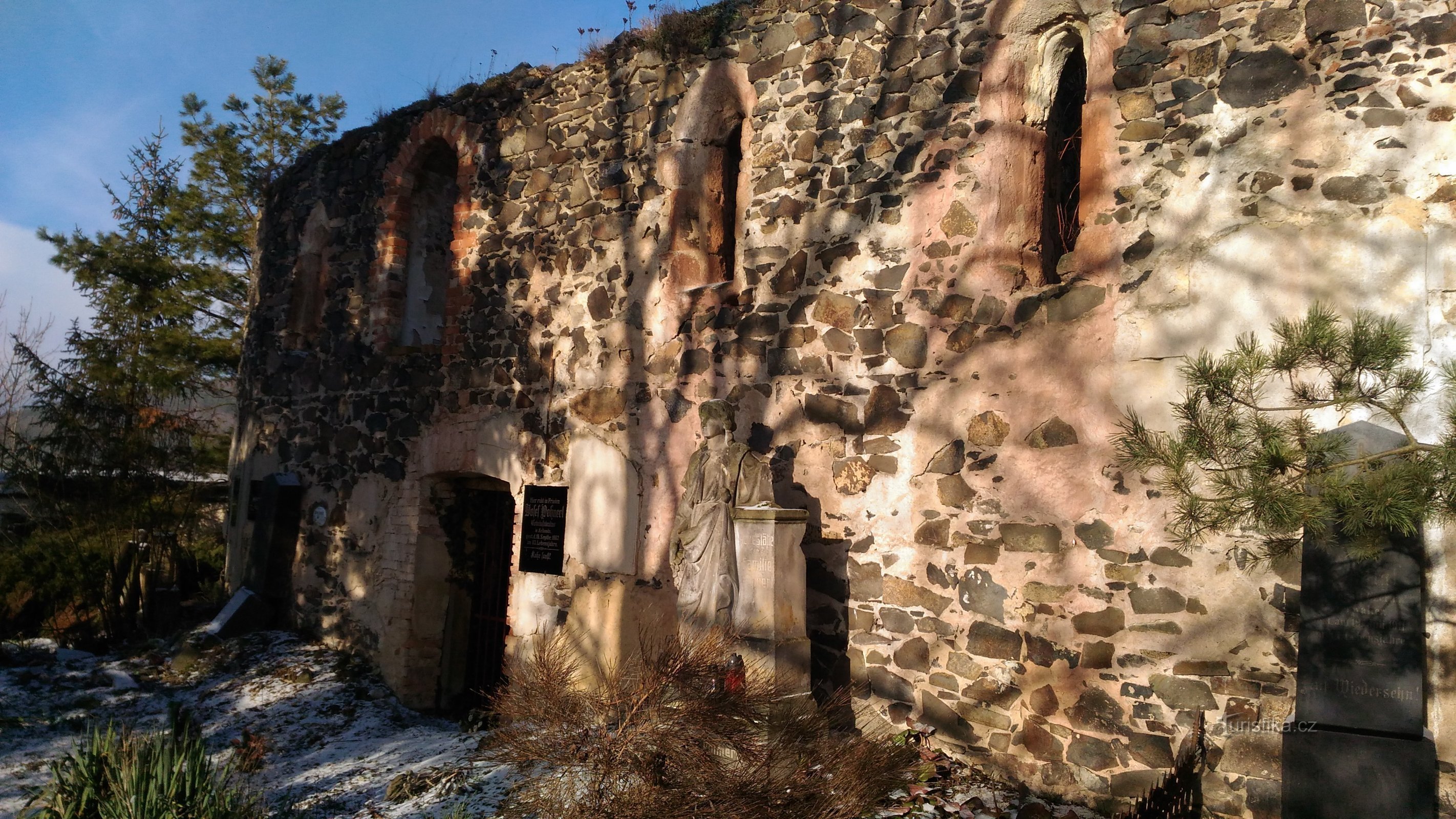 Ruinerna av kyrkan St. Stefan.