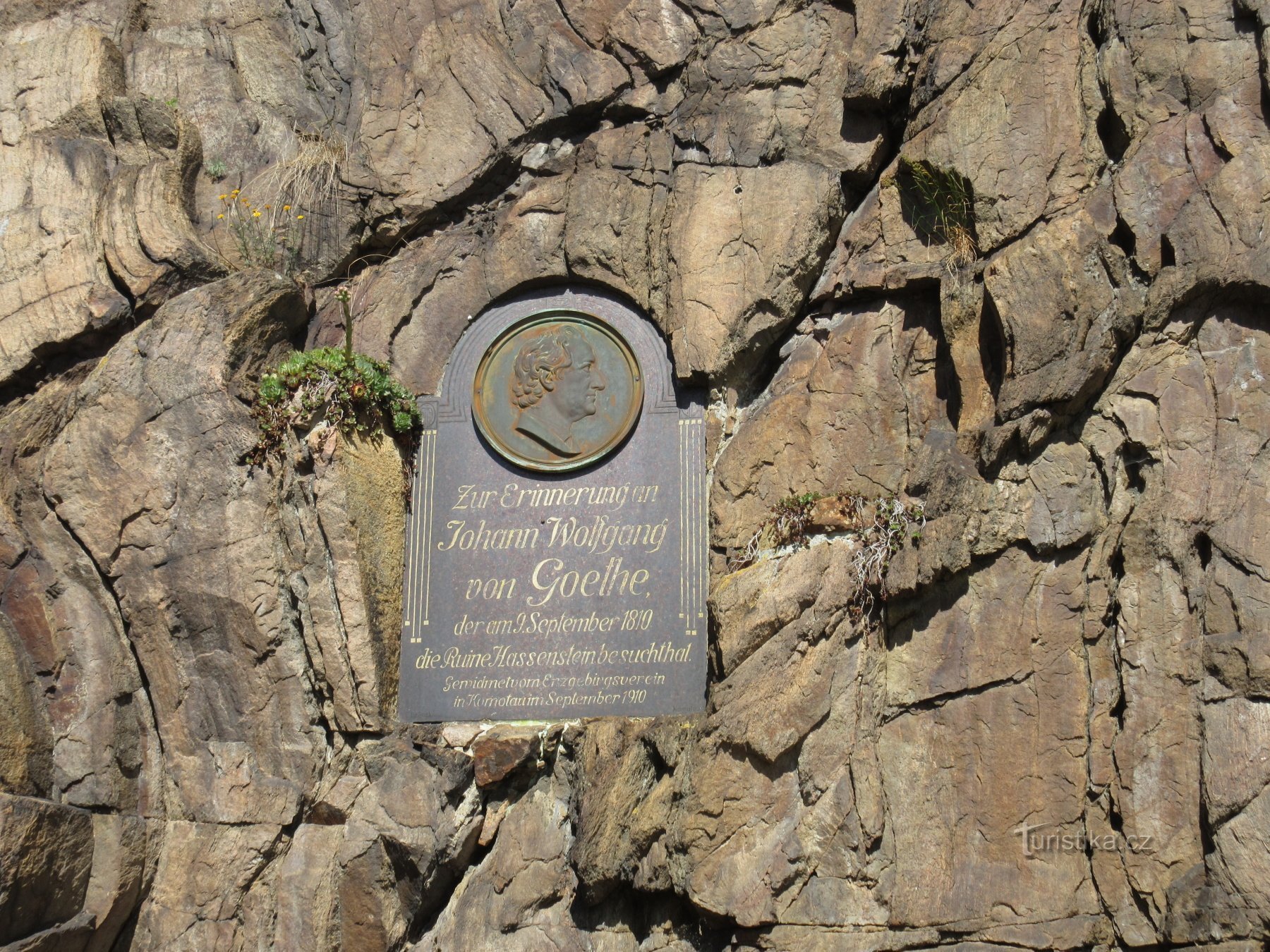 Le rovine del castello reale e il belvedere del castello di Hasištejn