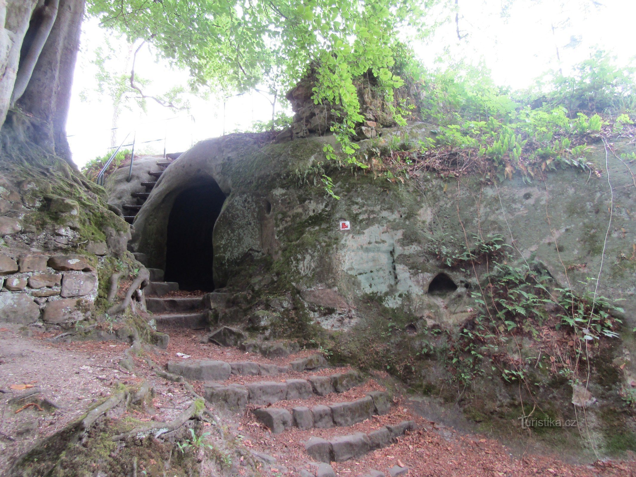 As ruínas do castelo de pedra Pařez