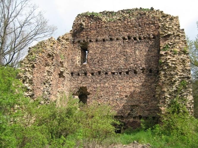 Le rovine della fortezza di Hrochův Hrádek