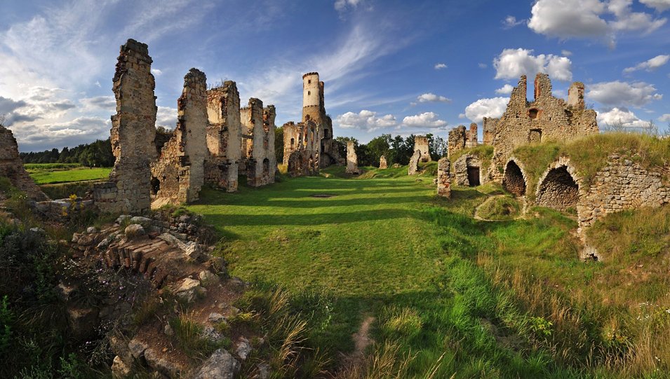 Las ruinas del castillo de Zvířetice