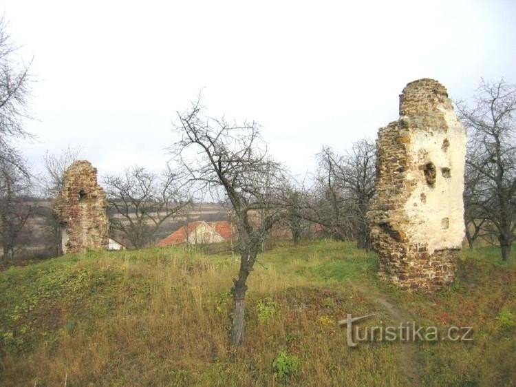 Ruine : un château en ruine
