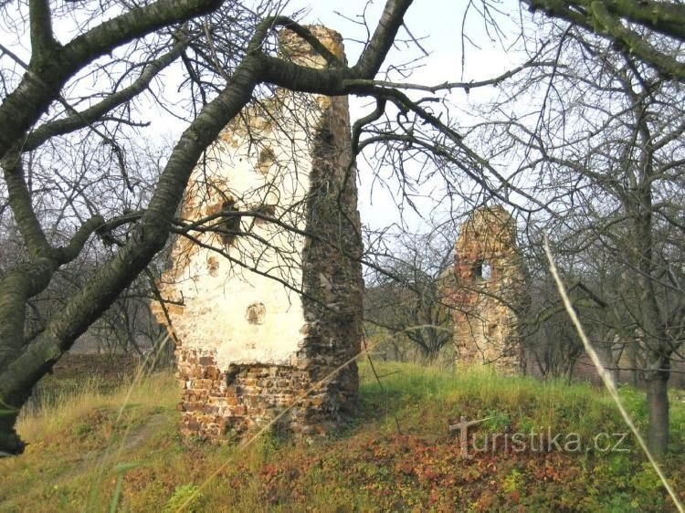 Ruševine: porušeni grad