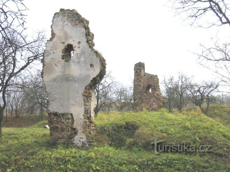 Ruine : un château en ruine