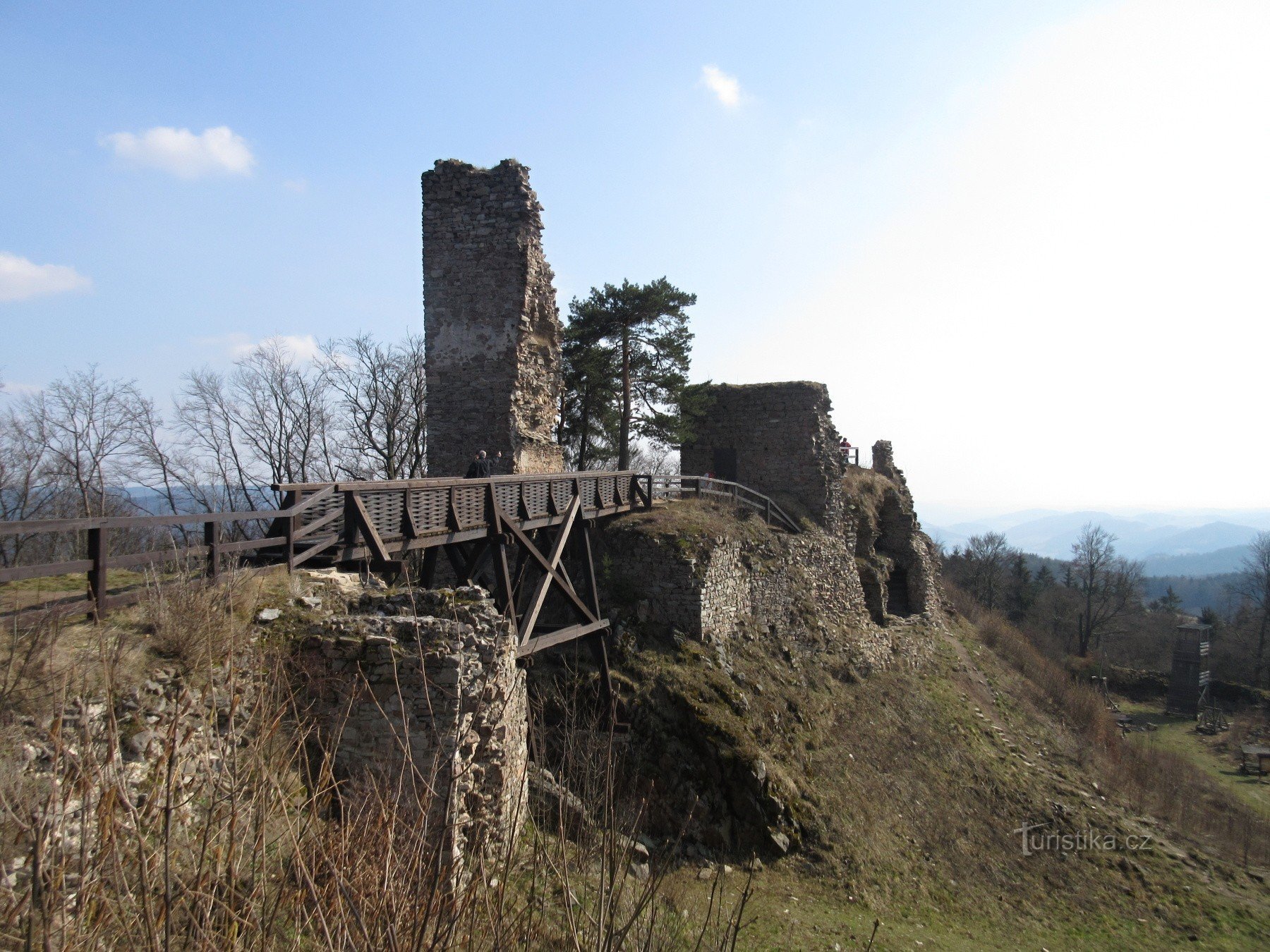 Ruševine Zubštejna - mjesto s pogledom u daljinu