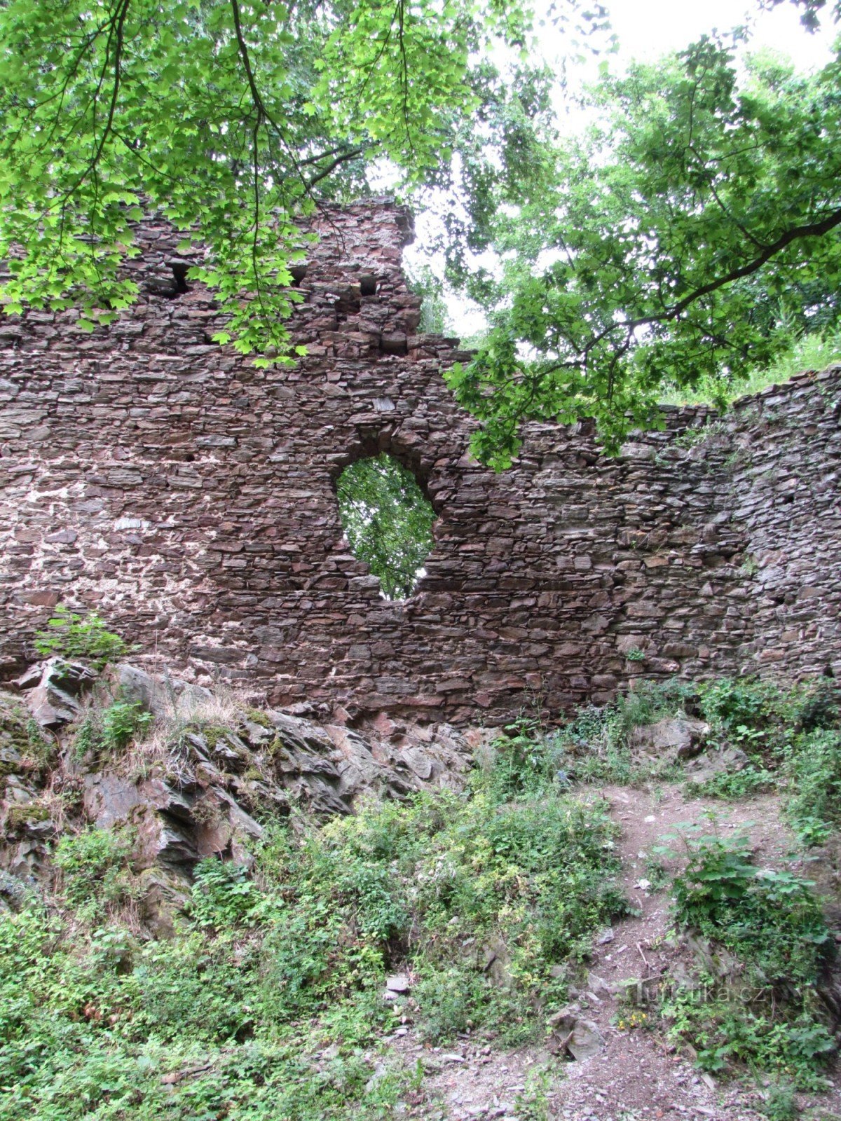 Ruinele castelului Cimburka și priveliști - prima rundă