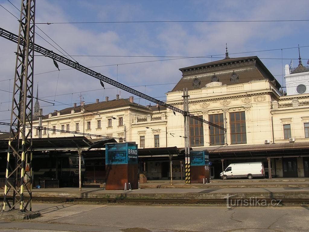 estación principal de tren de Brno - 27.3.2011