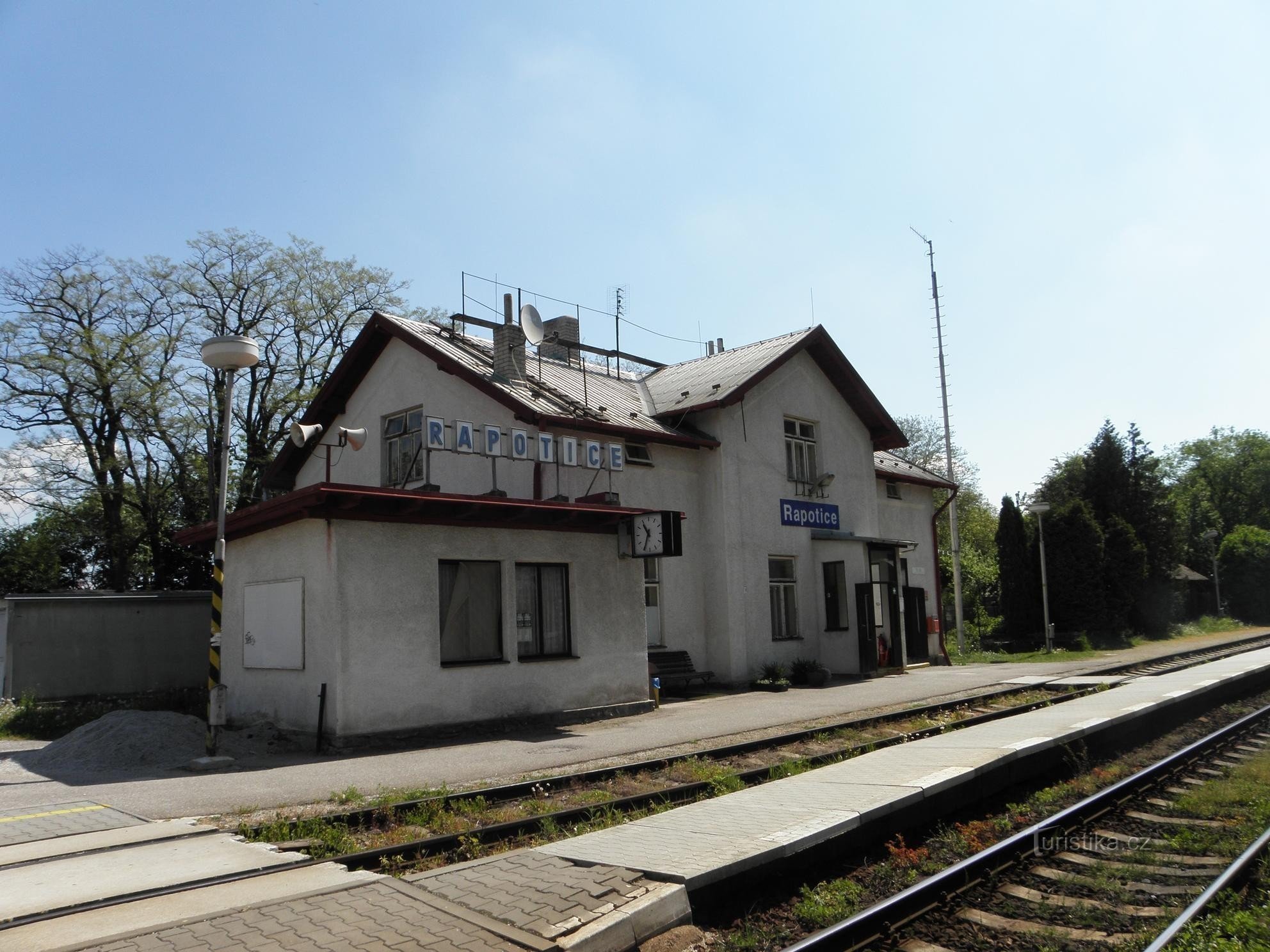 railway station Rapotice 18.5.2011