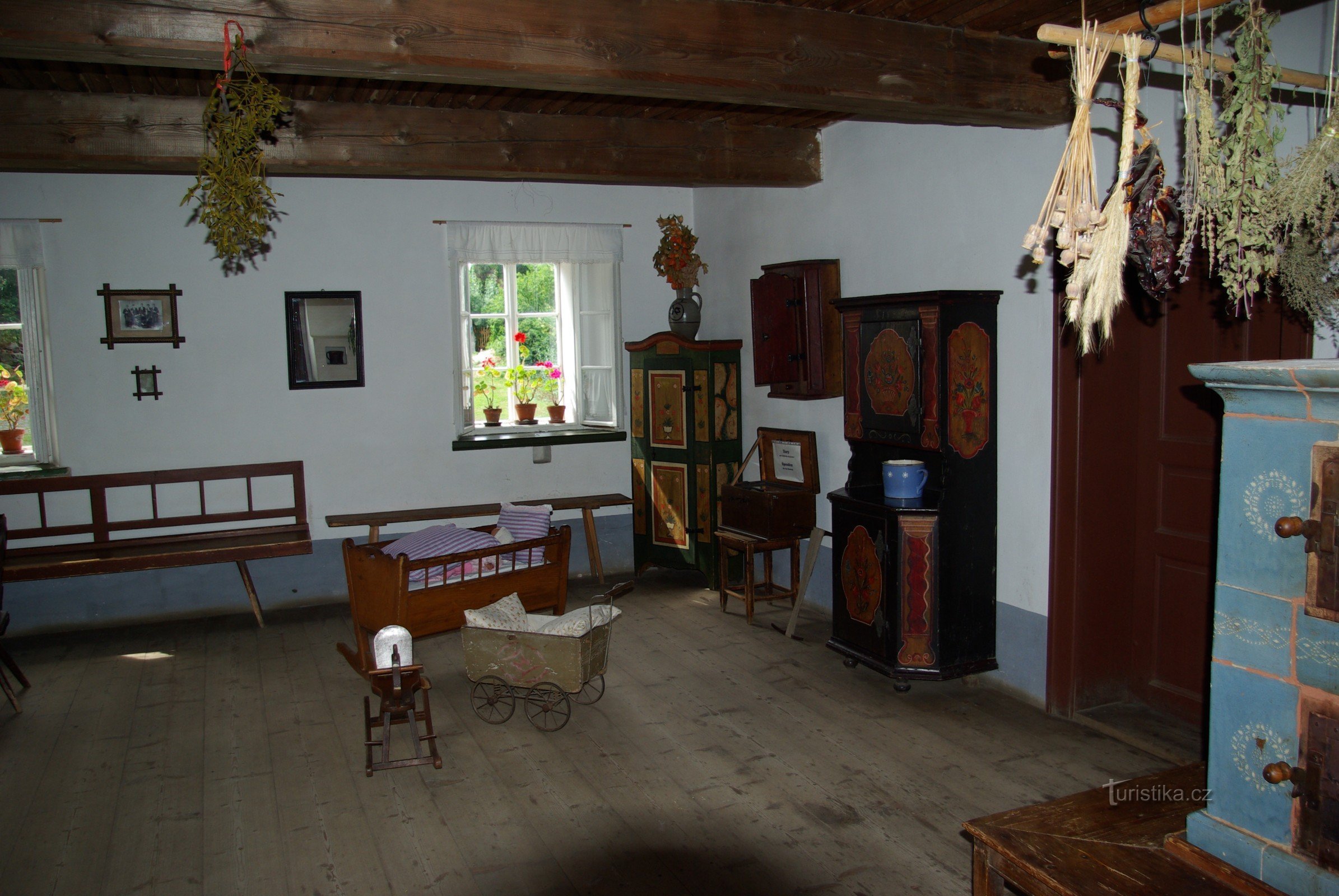 Openluchtmuseum Zubrnické en historische dresiens