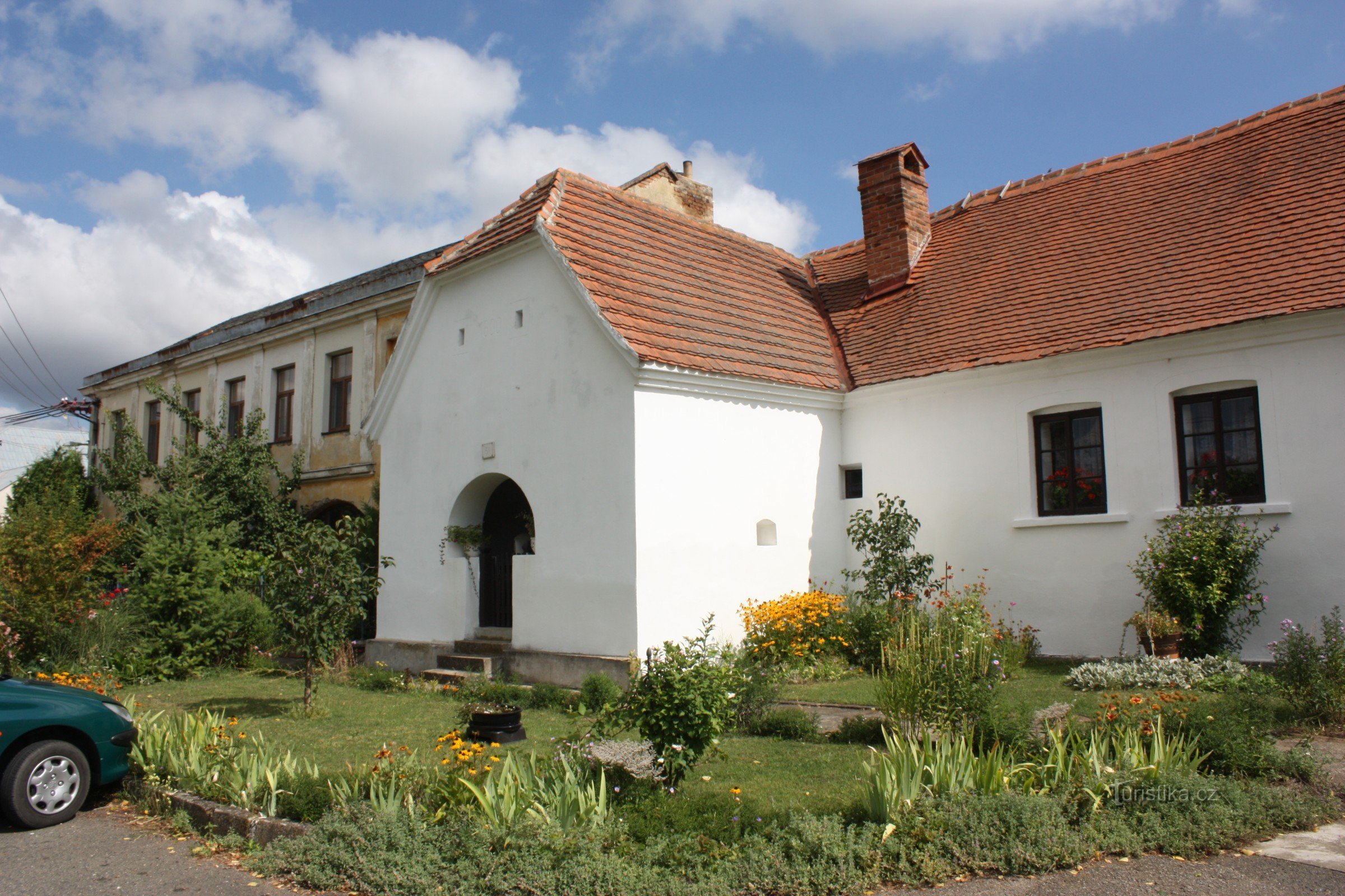 Roštenice gravel house