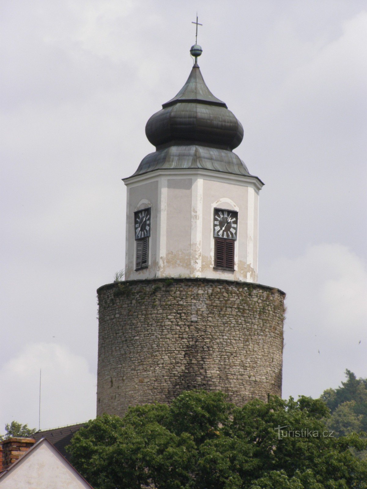 Žulová - Szt. József a vár tornyával
