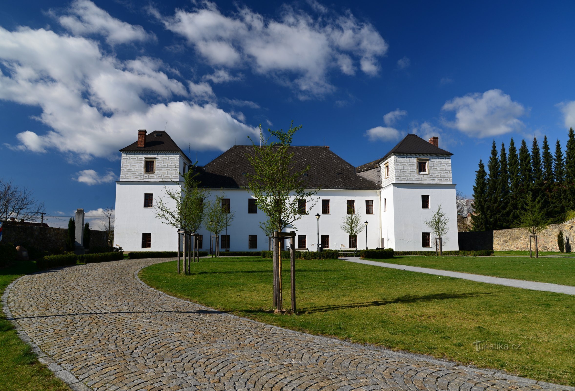 Žulovská upland: town of Vidnava - castle