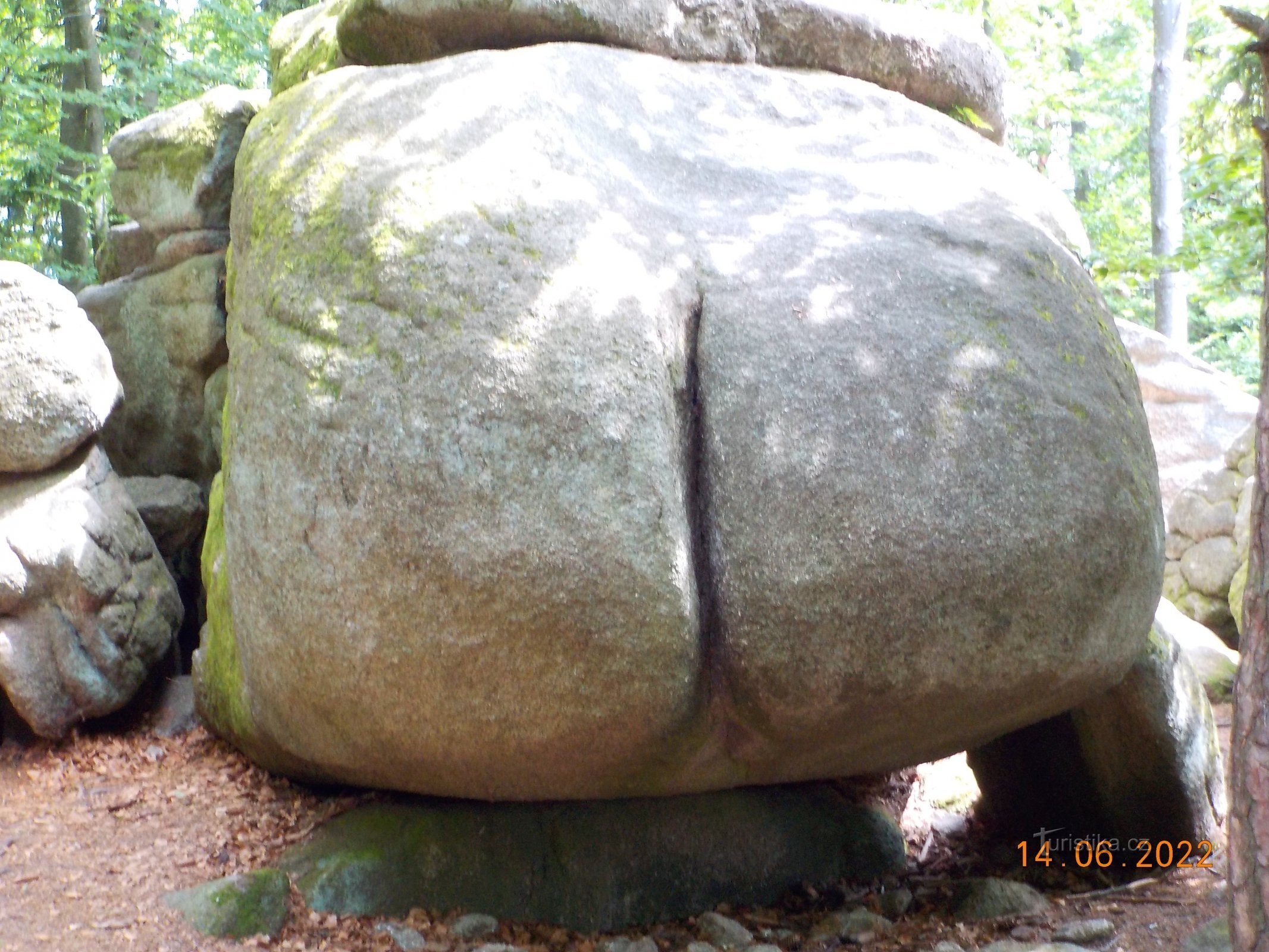 Granitni balvan Hudičev osel.