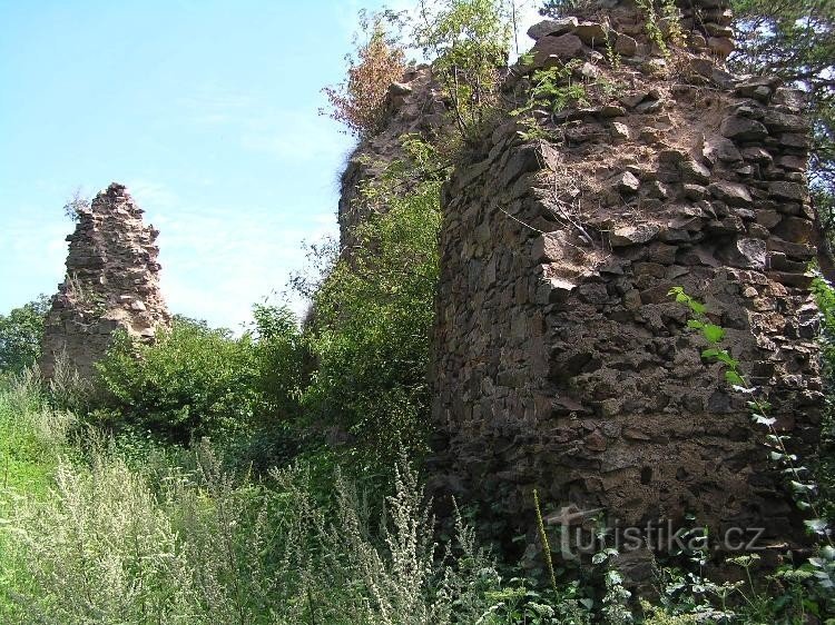 Замок Жумберк: Остатки старого замка