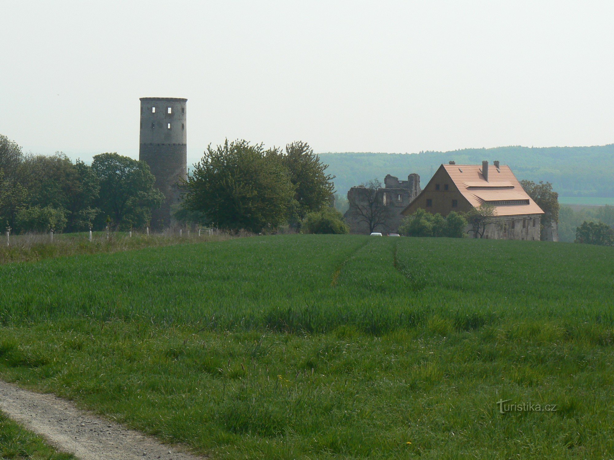 Zviřetice-toren en andere gebouwen