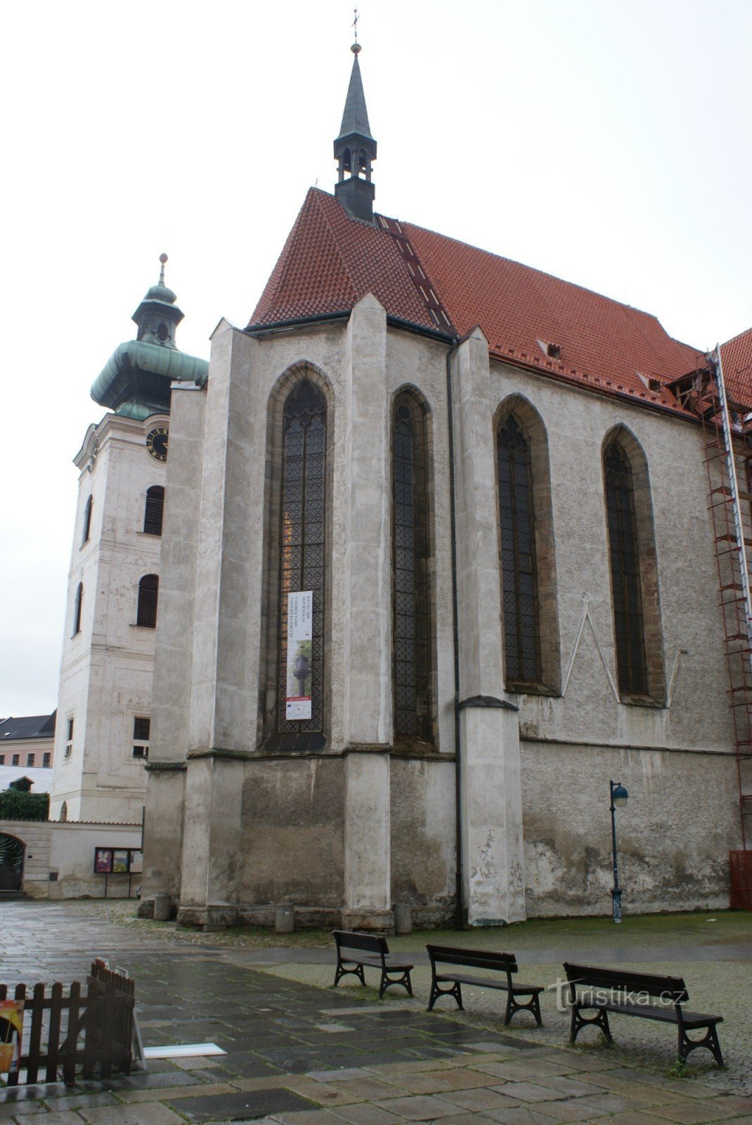 Zvonice a chór klášterního kostela