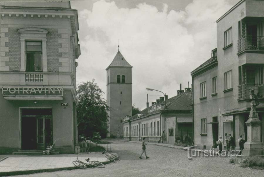 Dřevohostice klokketårn, foto tilgængeligt fra www.drevohostice.cz
