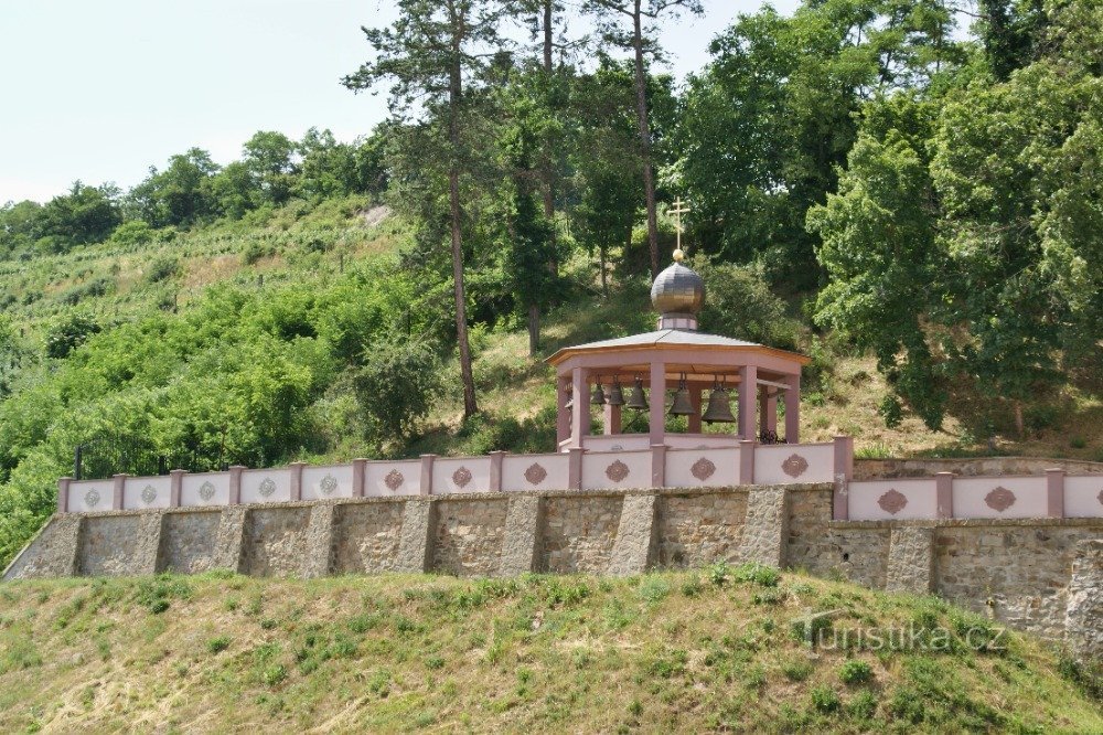 Glockenturm mit Glockenspiel