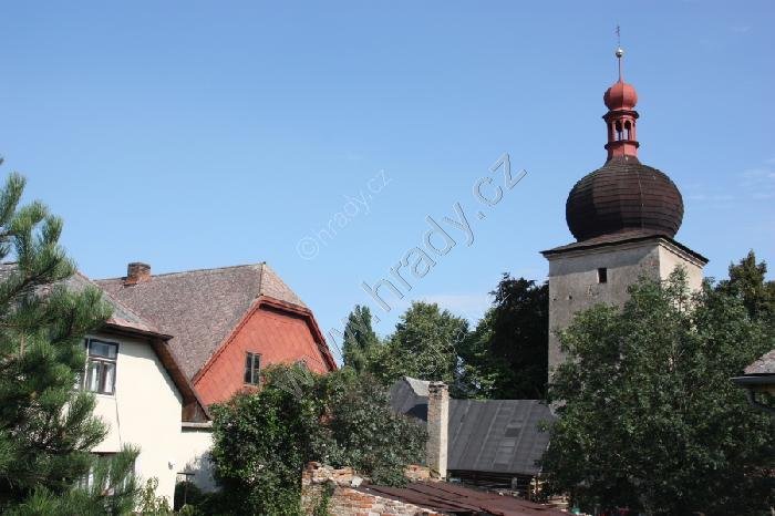 zvonice u kostela Panny Marie