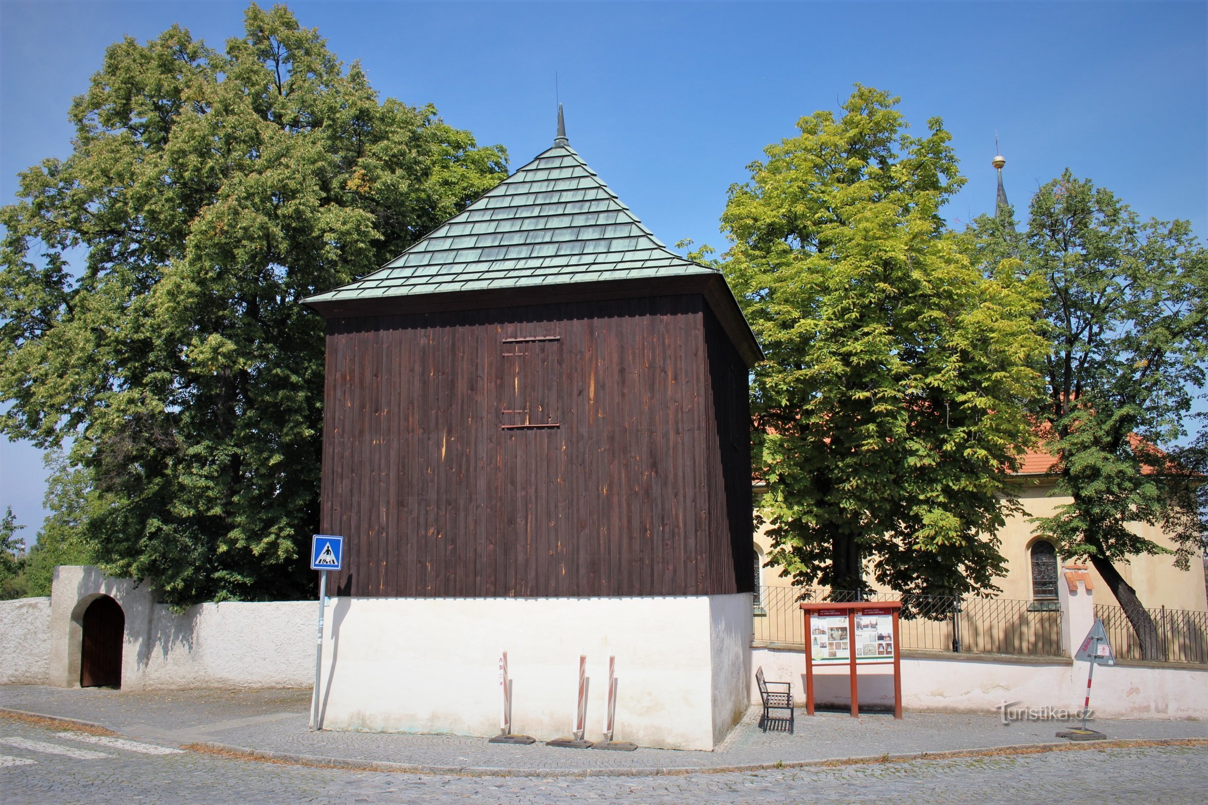 Klokketårnet ved kirken St. Johannes Døberen