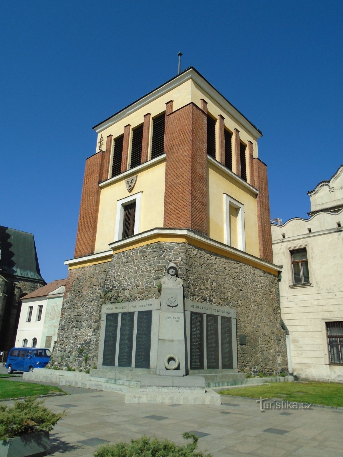 Harangtorony a Szt. templomban. Bartholomew, az apostol (Pardubice)