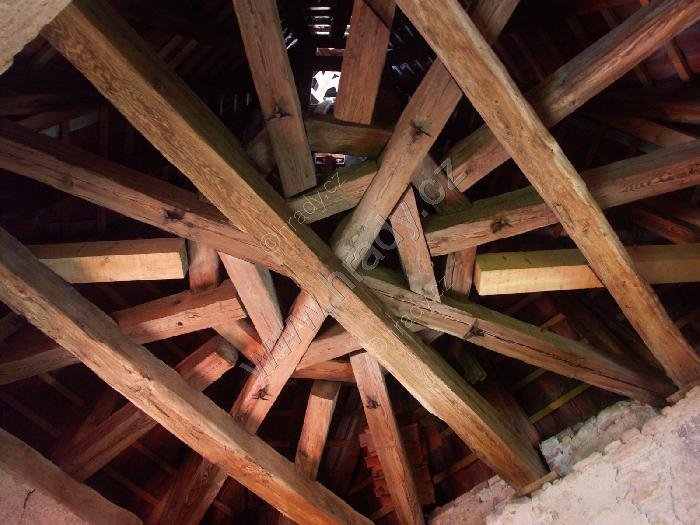 zvonice u kostela sv. Jana Křtitele