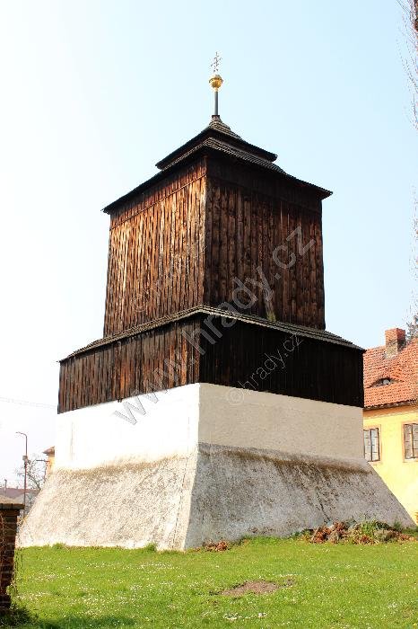 zvonice u kostela sv. Jana Křtitele